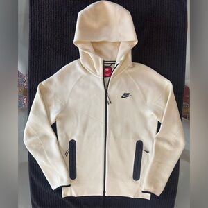 Nike Sportswear Tech Fleece Hoodie & Joggers Set: Small